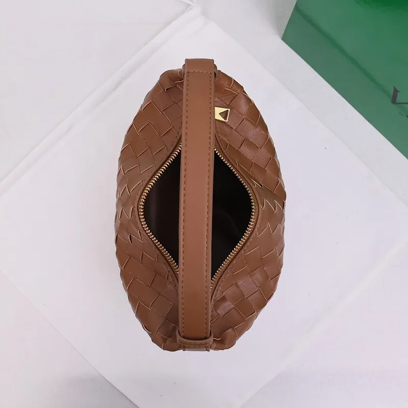 All categories Official website "Brand Women's Bags" Women's Bags 💙 BV 2026 new BV portable shoulder bag